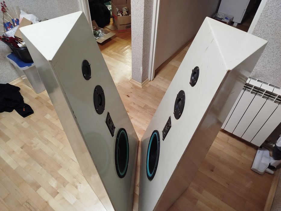 Okazja Głośniki kolumny trójkątne Peerless 30cm 1.3m