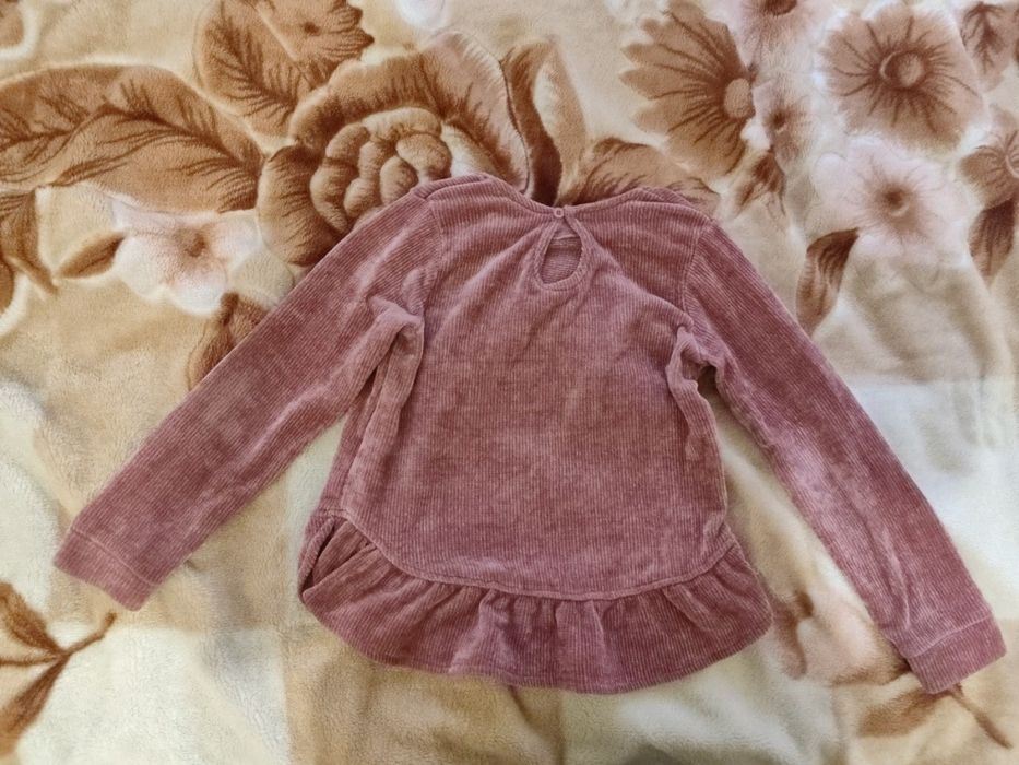 Кофточка на дівчинку на 7-8 років.Р.128