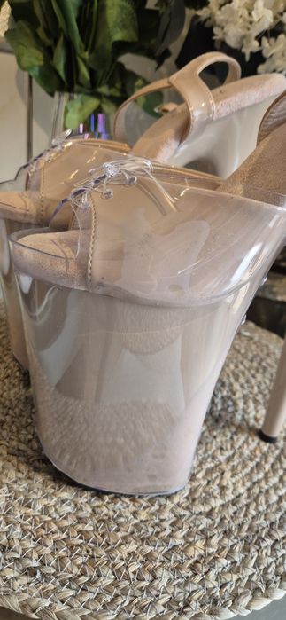 Стіпи Pleaser, нові, висота 4, 38р, бежеві