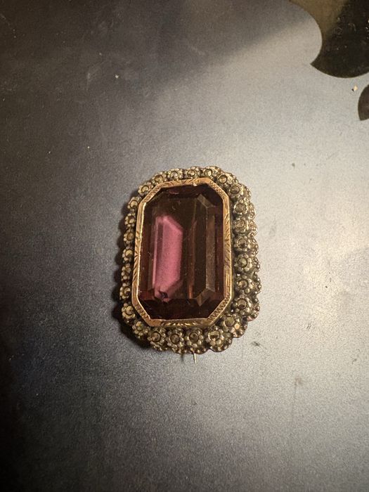 Broche antigo de fabrico alemão