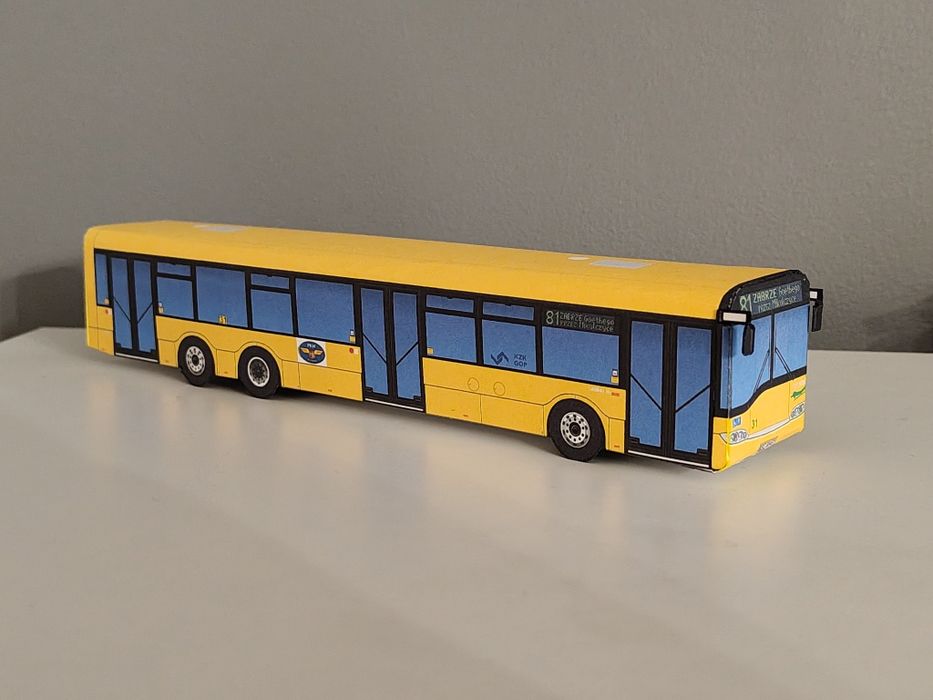 Solaris Urbino 15 PKM Katowice autobus miejski  podmiejski  Model kartonowy ciężarówka zabawka traktor resorak komunikacja MPK MZa PKS model na zdjeci