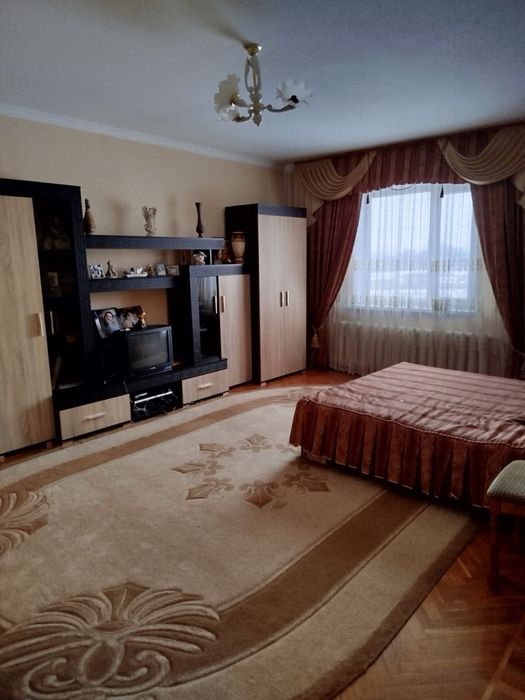 Житловий будинок з виходом до річки Південний Буг