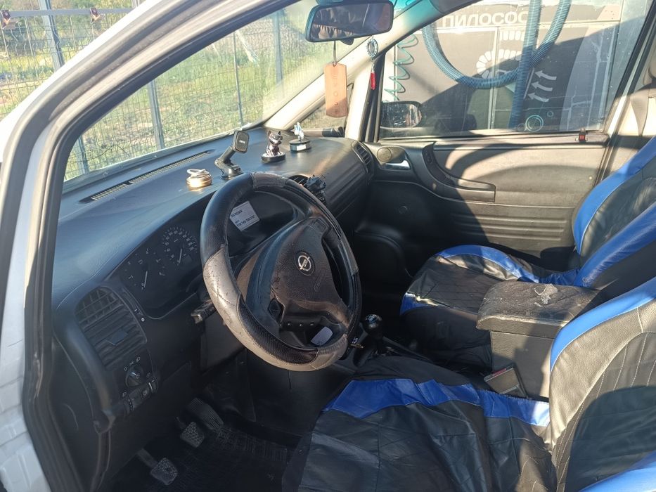 Автомобіль Опель зафіра А ZAFIRA A