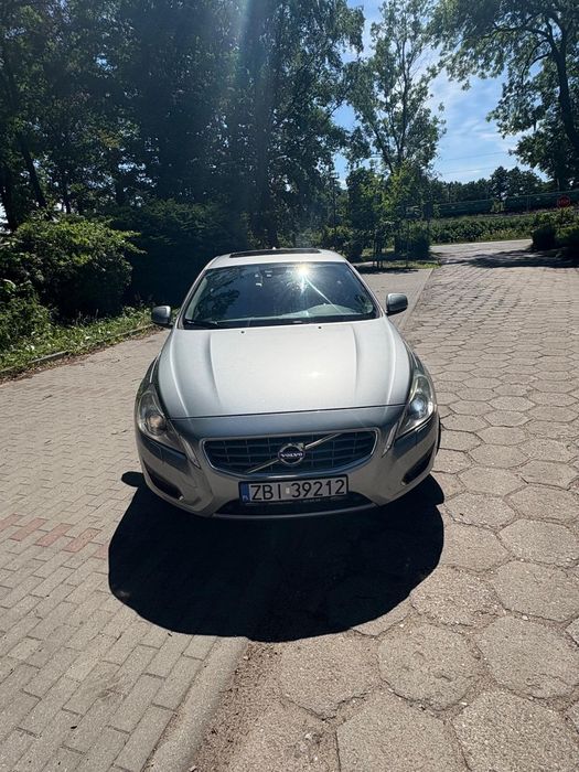 Volvo S60 2013r. D3 Diesel 5 cylindrow Navi/City/Kamera/Led/Automat