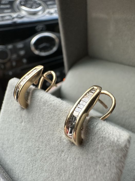 Золгтые серьги с бриллиантами