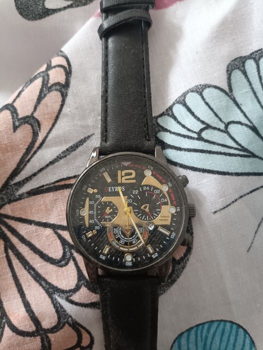 Наручний годинник