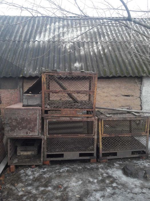 Срочно продам клетки металические