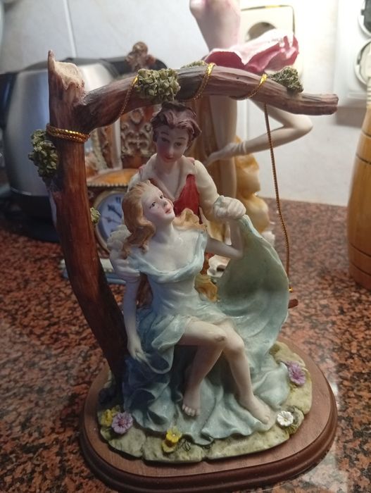 Estatuetas porcelana antigas