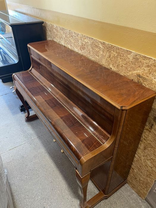 Pianino Weinbach
