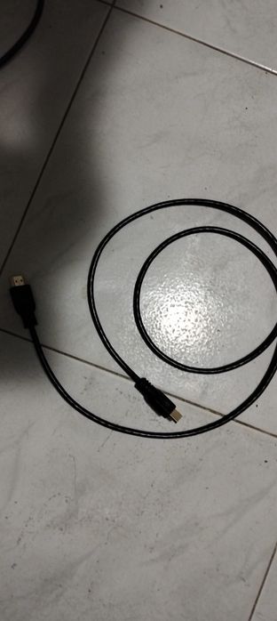 PlayStation 3 em ótimo estado + cabos + comando