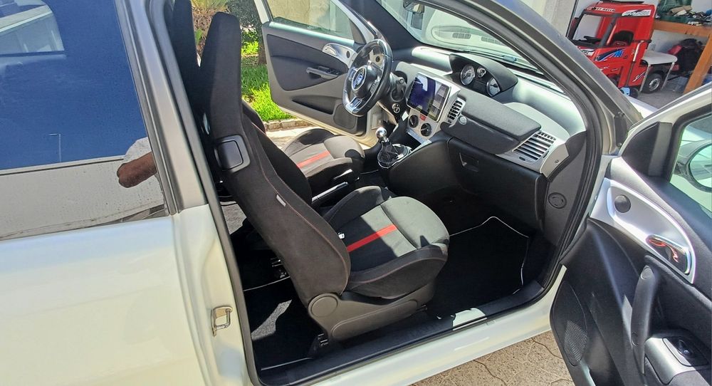 Lancia Ypsilon MOMO extras Abarth
