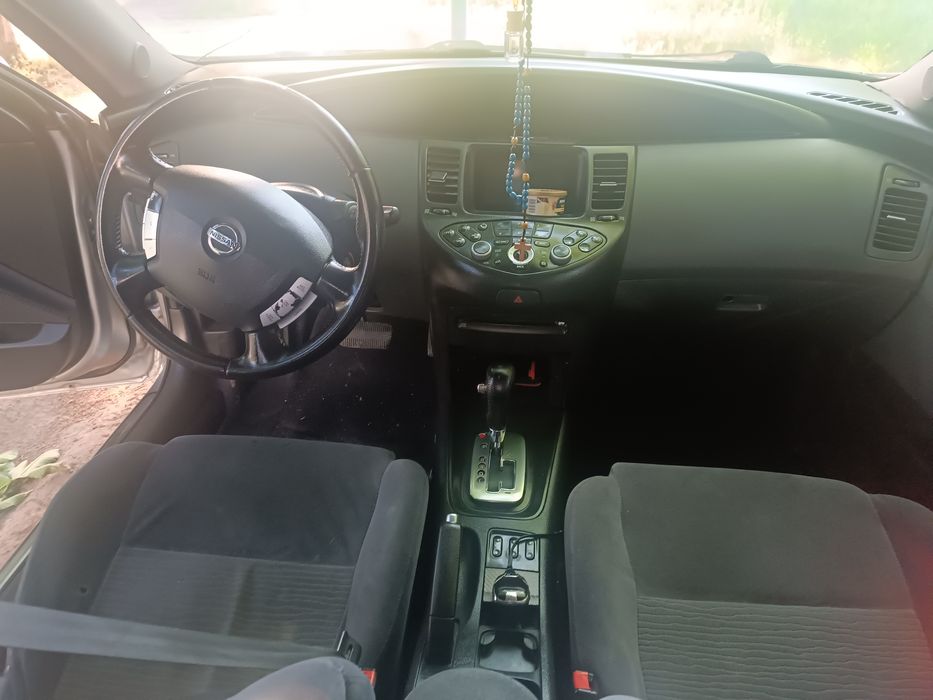 Nissan primera P12