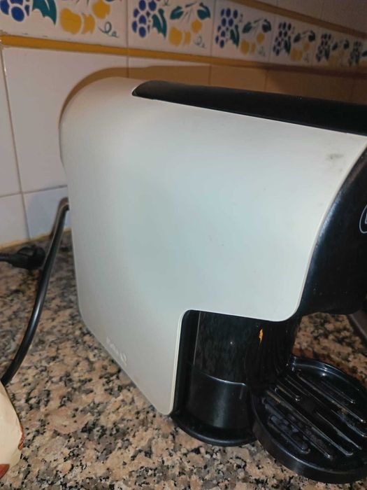 maquina de cafe capsulas delta branca para pecas