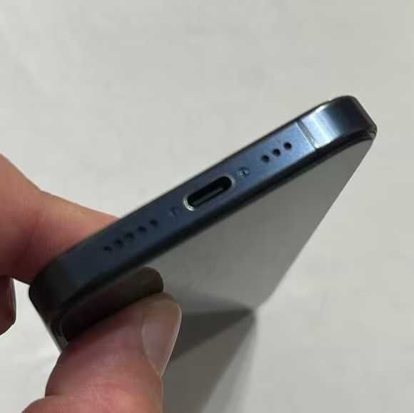 iPhone 15 Pro niebieski 87%