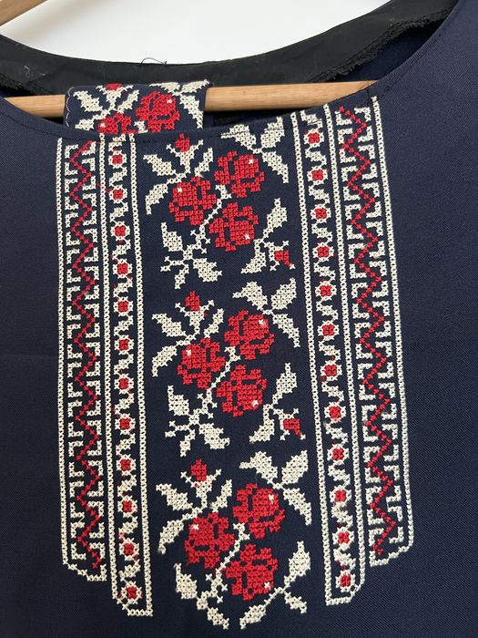 Сукня жіноча вишита