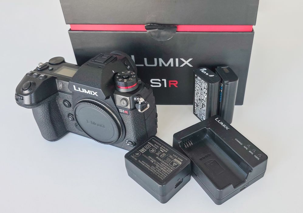 Panasonic Lumix S1R + 3 Baterias — Excelente Estado
