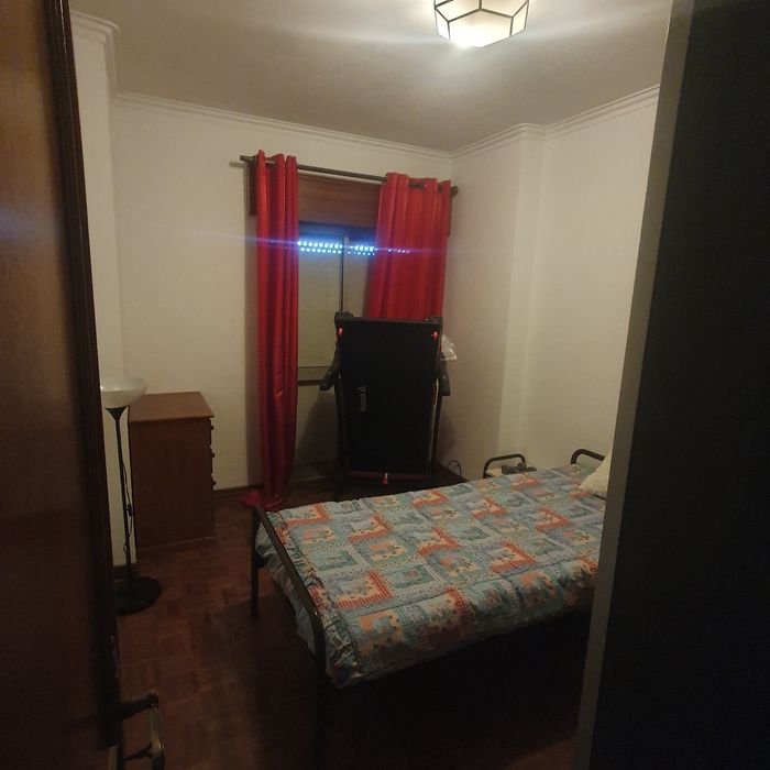 Apartamento T2 Junto ao Metro/Comboio