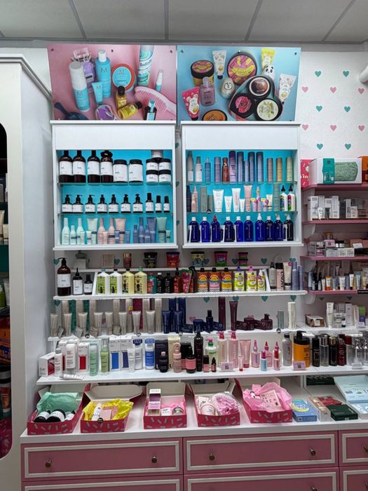 Вітрини шафи для магазину косметики