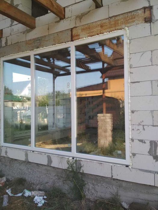 Окна из недорогих профилей,ролеты.