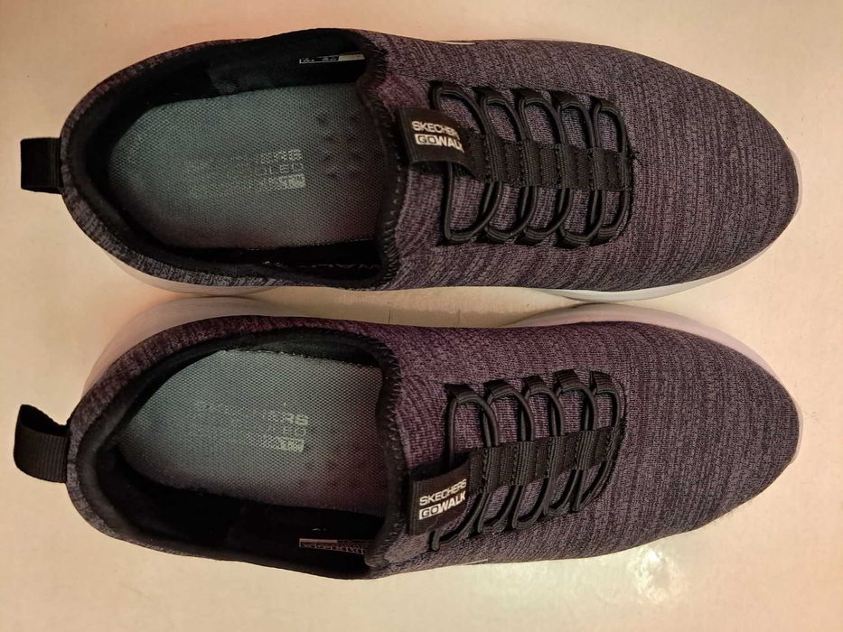 Кроссовки Skechers  оригинал 42 размер