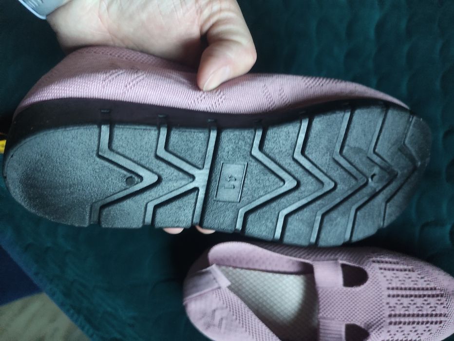 Nowe oddychające,wsuwane damskie buty