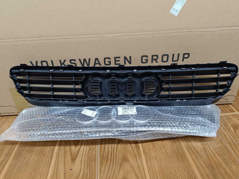 Grelha Audi A3 8L para-choques NOVA e ORIGINAL
