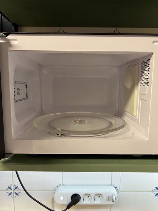 Forno Micro-ondas IKEA preto – bom estado