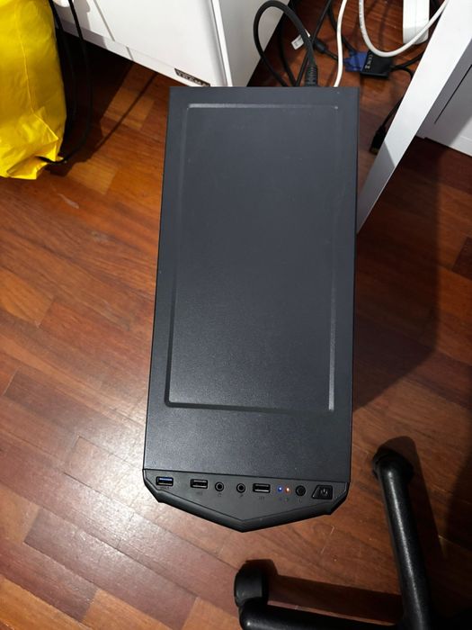 Pc gamer usado 
Componentes:
I3-10900k 
GTX 1050 ti
8gb RAM
1TB HDD
48