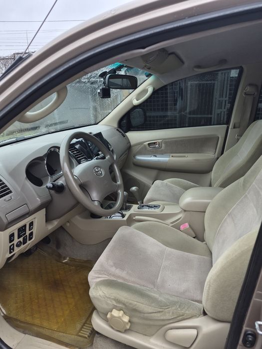Toyota Fortuner 4L