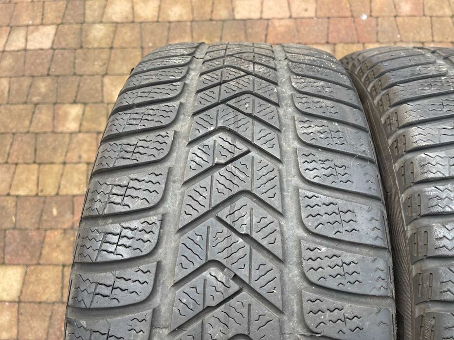 4035. Opony zimowe 245/45/18 Pirelli 2022r 5-5.5mm cena za 2szt