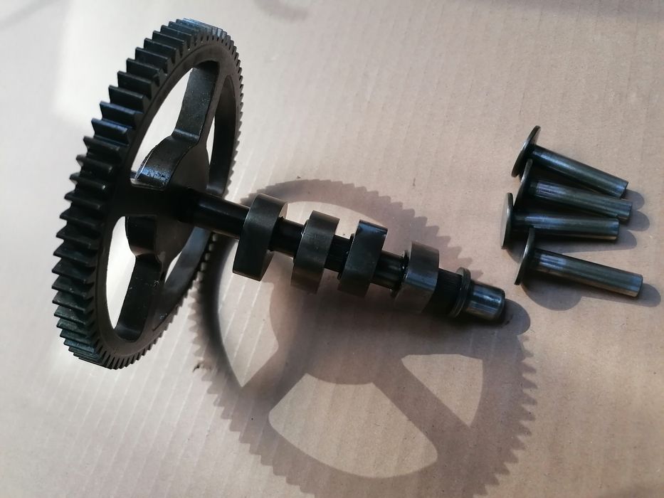 Wałek rozrządu do traktorek kosiarka briggs intek v-twin 20hp