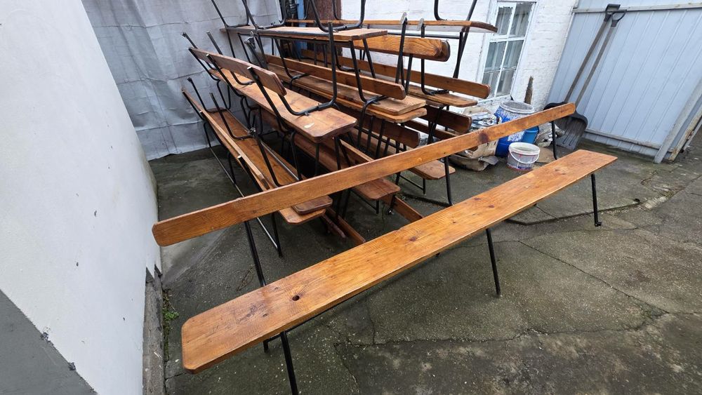 Лавки дерев'яні.