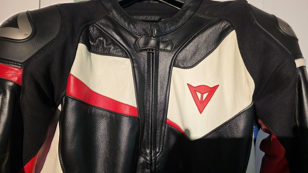 Dainese Veloster D 52 kombinezon skórzany 2 częściowy