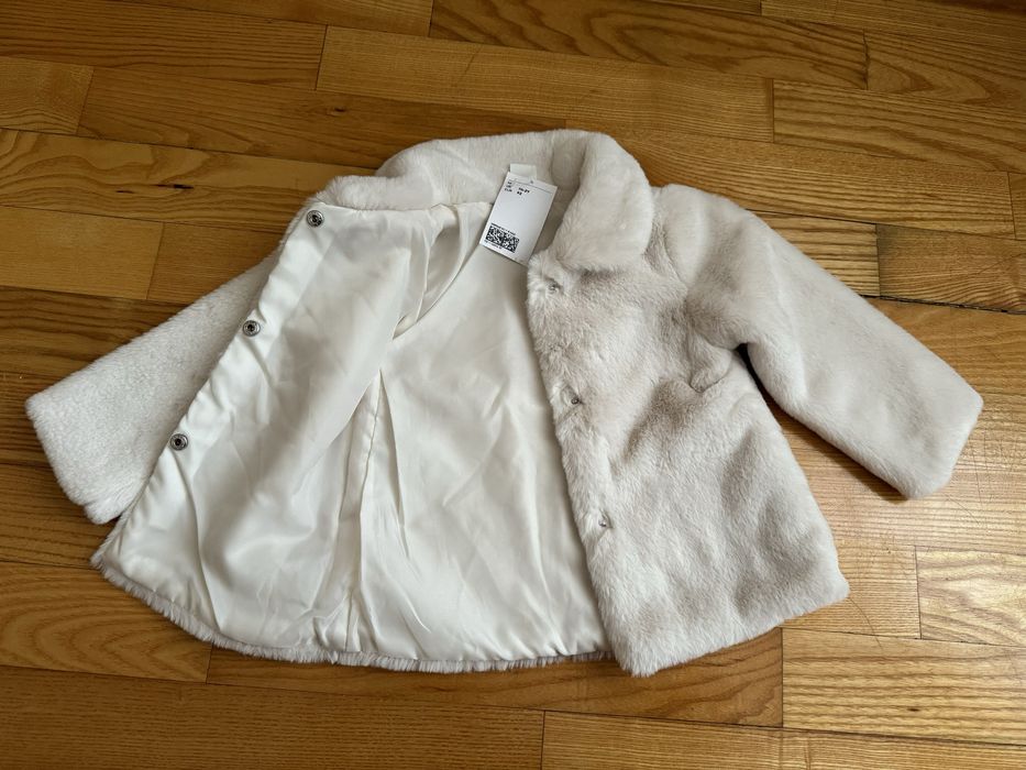 Біла шубка для дівчинки