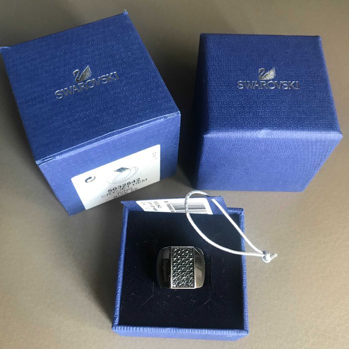 SWAROVSKI -  pierścionek podwójny / dwustronny czarny z kryształkami
