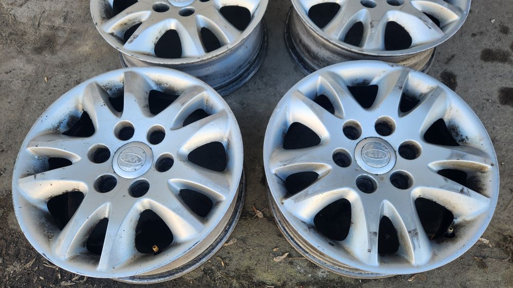 889*Oригінальнi диски Kia Carnival R17 6×139,7  dia 92.2
