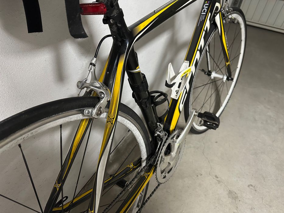 Bicicleta em carbono Scott