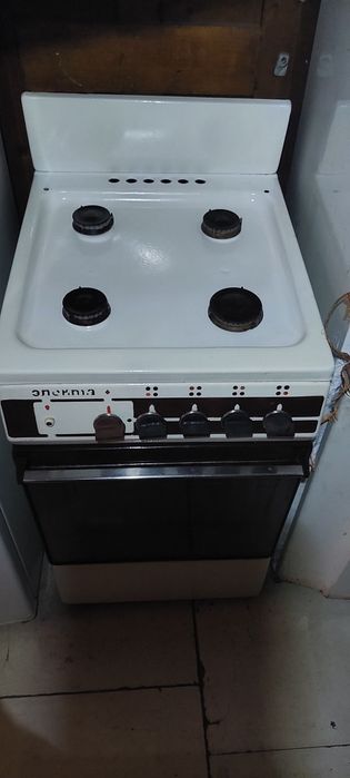 Продаю газову плиту