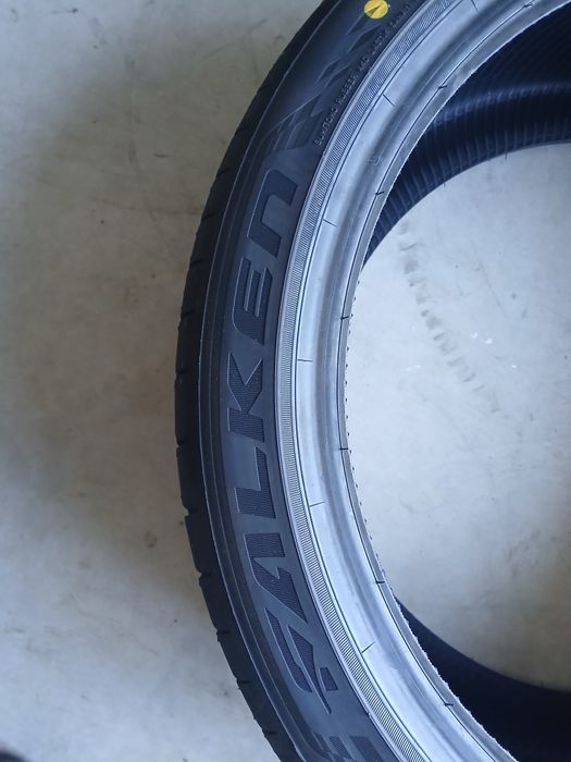 2 pneus 255 35 r18 Falken Novos