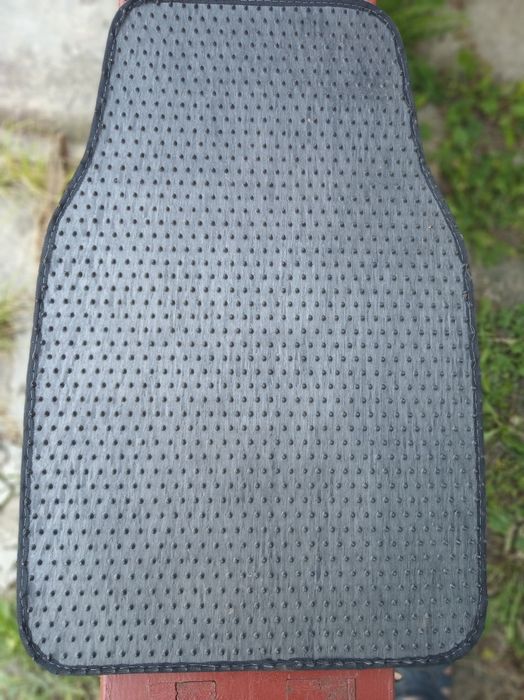 Автомобільні коврикі на Форд Фокус 3