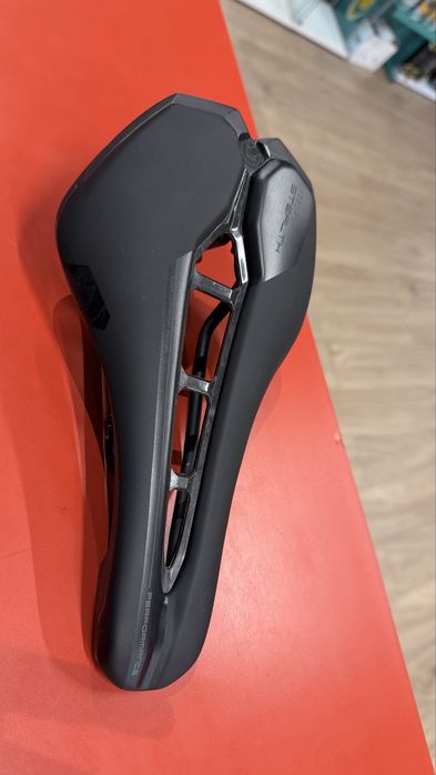 Nowe Siodło PRO Stealth Szosa Gravel 142mm