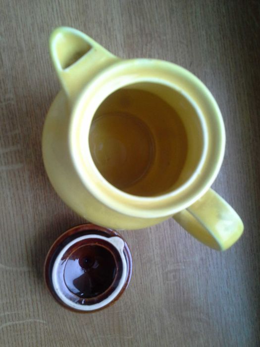 Dzbanek kawowy, sygnatura z Colditz Porcelan, porcelit GDR