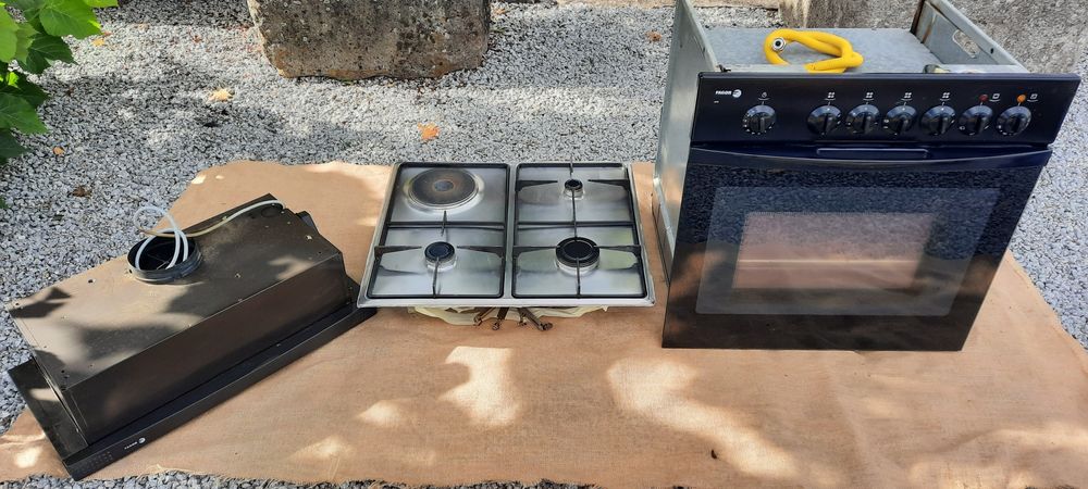 Fogão com exaustor marca Fagor