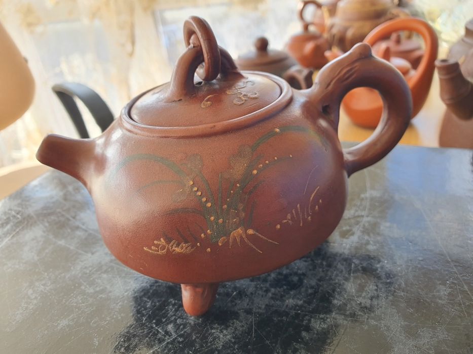 Чайник исинская глина 100% ручная работа редкий , коллекционный