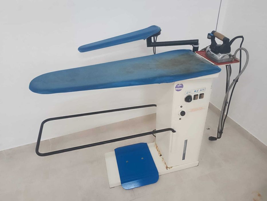 Mesa de engomagem profissional