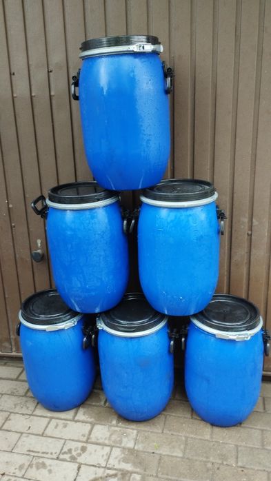 Beczki plastikowe 220 litrów   60 litrów i 30 litrów trów
