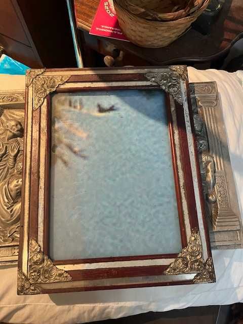 Molduras Antiga com Cantoneiras Trabalhadas