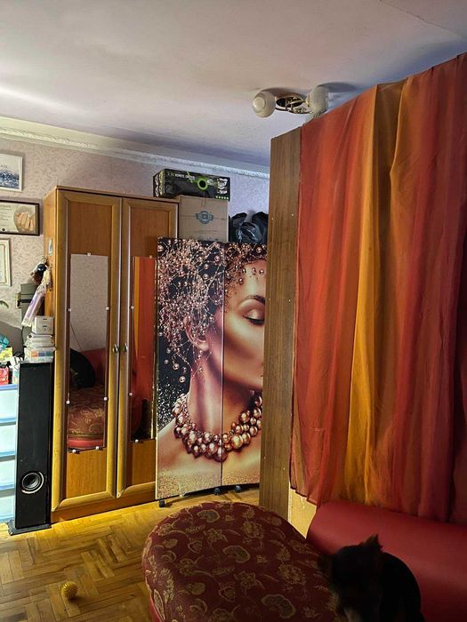 Продаж 2 кім. квартири по вул. Морозна