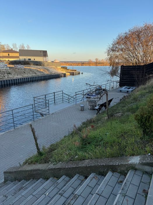 Продаж будинок таунхаус в закритому містечку набережна озеро