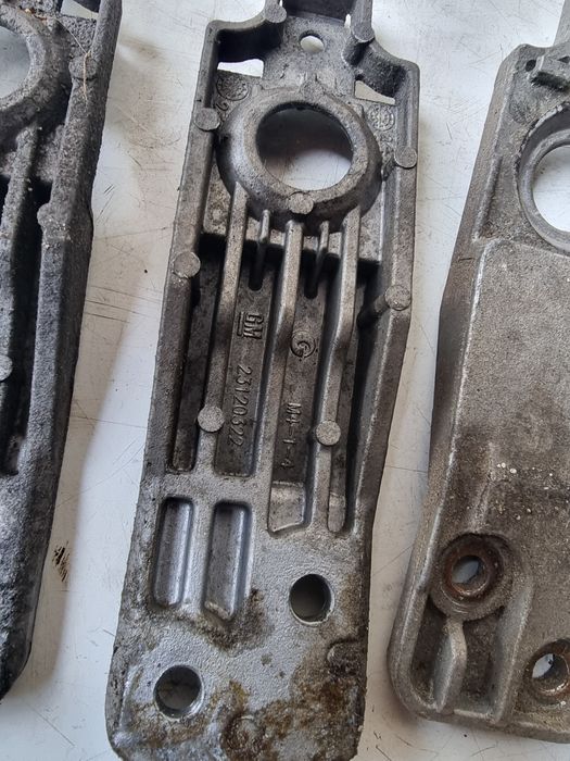Mocowanie chłodnicy Opel Insignia A wspornik dolny